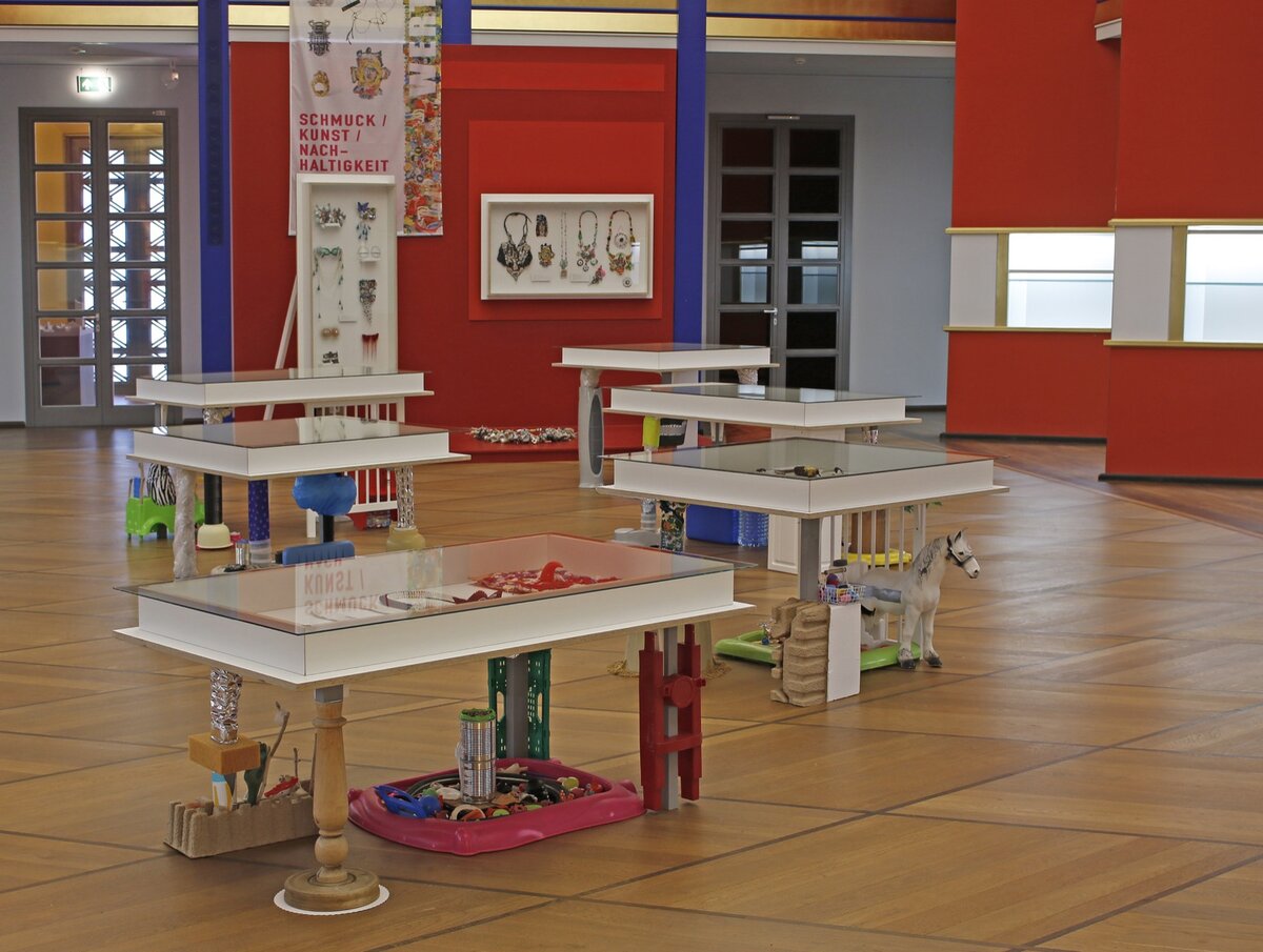Blick in die Ausstellung WERT/voll. Foto: Christoph Ziegler