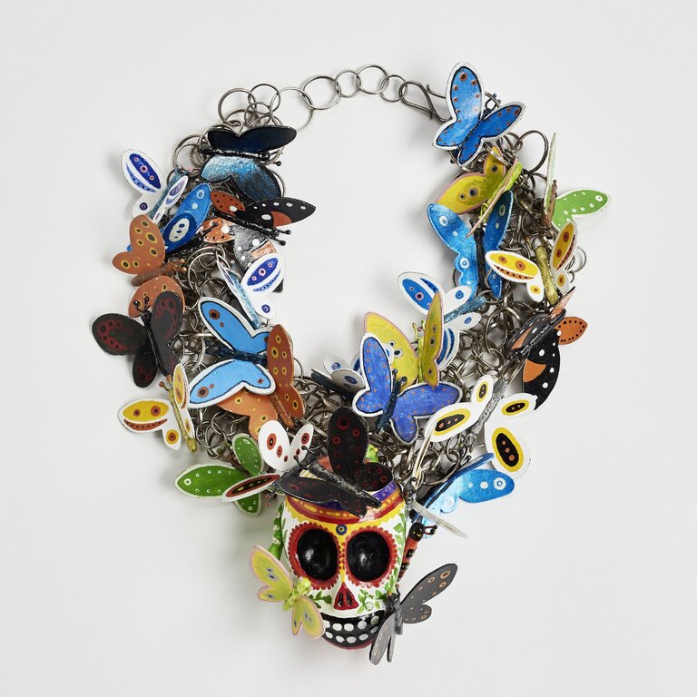 Kathrin Borst: necklace "Dia de los muertos", photo: Esther Hoyer